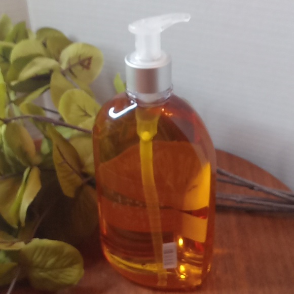 L'OCCITANE ALMOND SHOWER OIL 16.9 FL. OZ - Picture 3 of 8